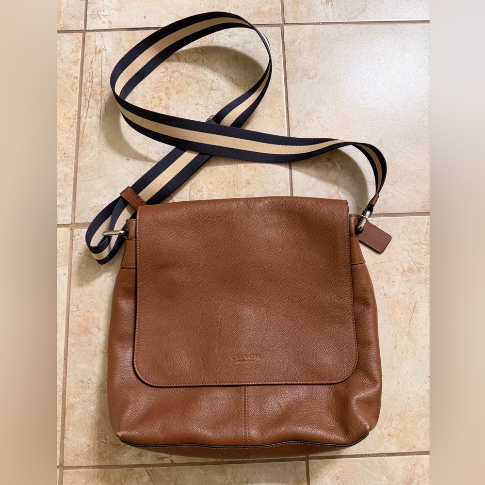 Coach Tan Leather Messenger Bag – Men’s Crossbody / Unisex Everyday Bag